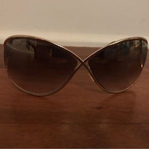 Slightly used Tom Ford MIRANDA OVERSIZED. . No sunglass case includes.